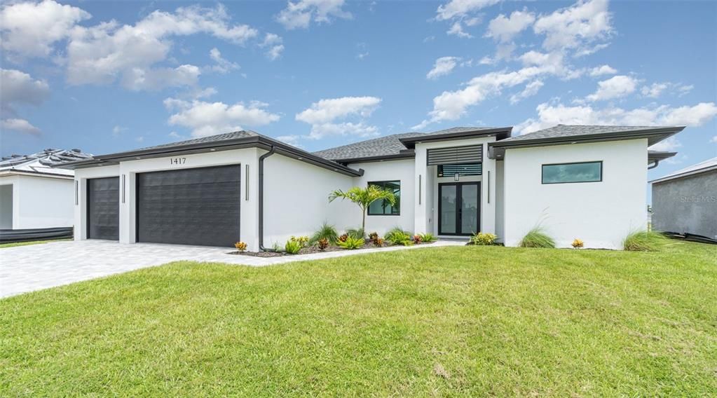 For Sale: $650,000 (4 beds, 3 baths, 2098 Square Feet)