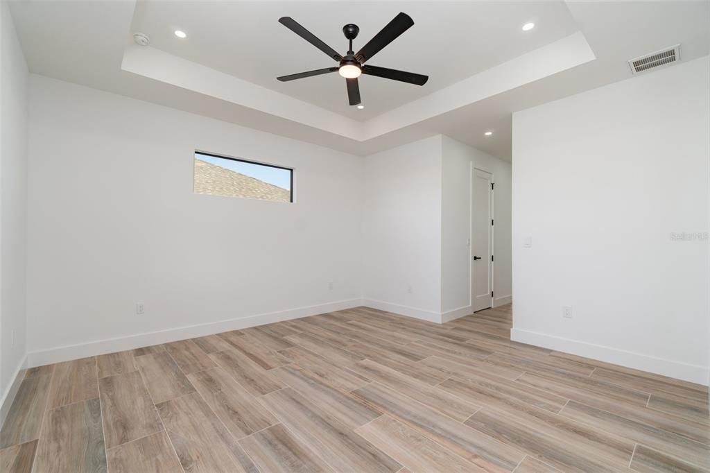 For Sale: $650,000 (4 beds, 3 baths, 2098 Square Feet)