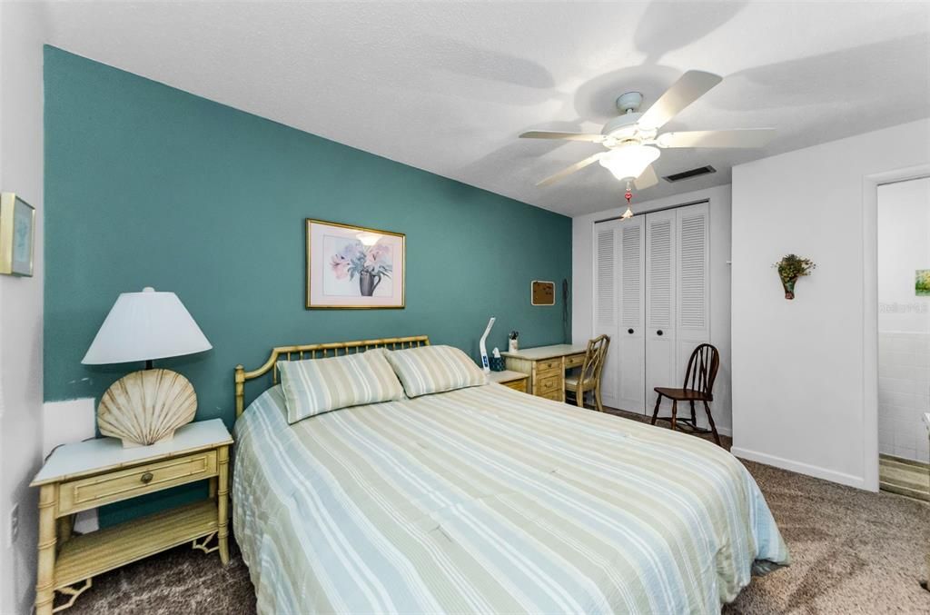 For Rent: $2,995 (2 beds, 1 baths, 900 Square Feet)