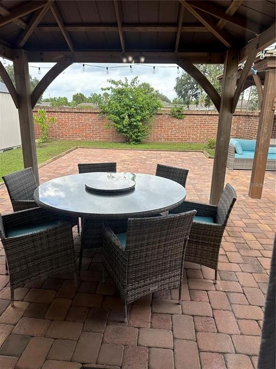 En Venta: $420,000 (4 camas, 2 baños, 1756 Pies cuadrados)