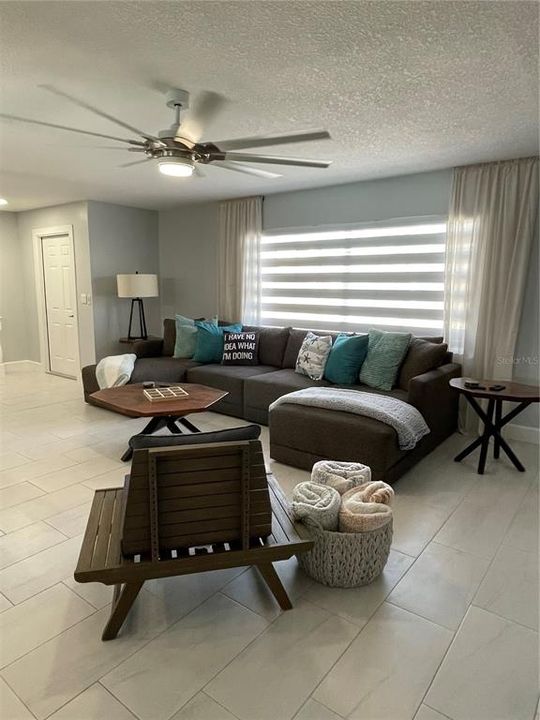 待售: $449,000 (3 贝兹, 2 浴室, 1596 平方英尺)