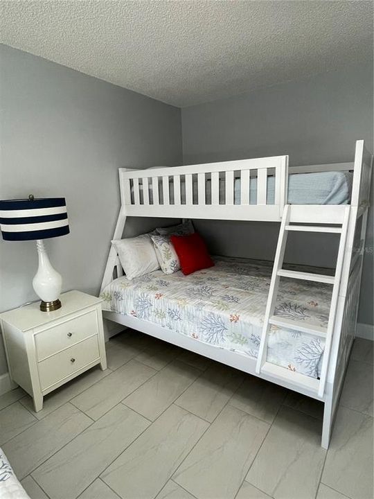 待售: $449,000 (3 贝兹, 2 浴室, 1596 平方英尺)