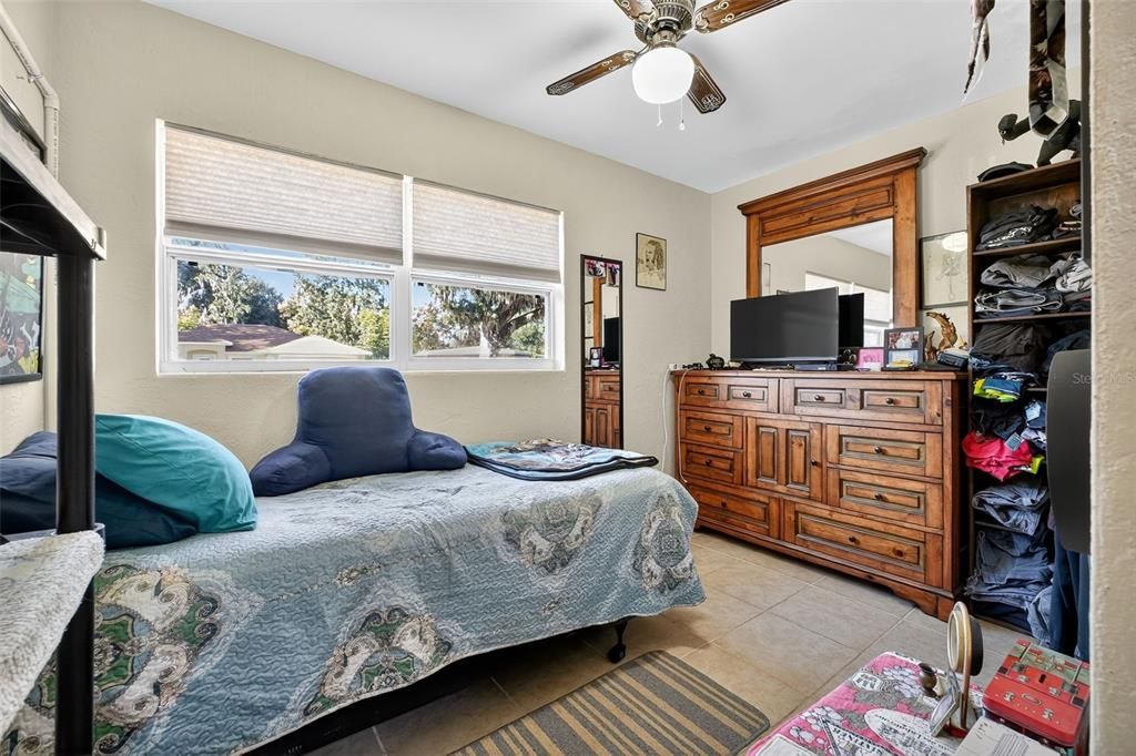 待售: $245,000 (3 贝兹, 2 浴室, 1457 平方英尺)