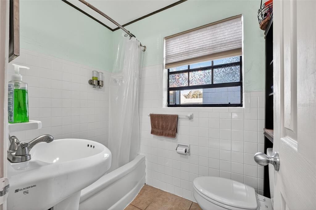 待售: $245,000 (3 贝兹, 2 浴室, 1457 平方英尺)