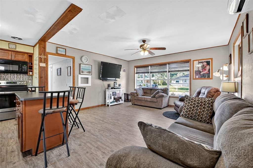 待售: $245,000 (3 贝兹, 2 浴室, 1457 平方英尺)