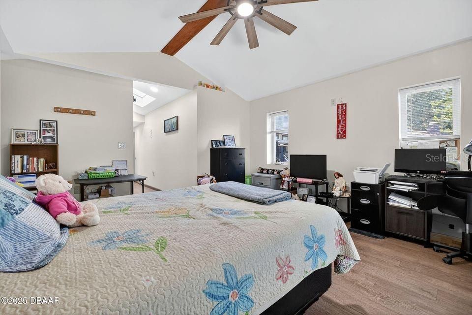 待售: $245,000 (3 贝兹, 2 浴室, 1457 平方英尺)