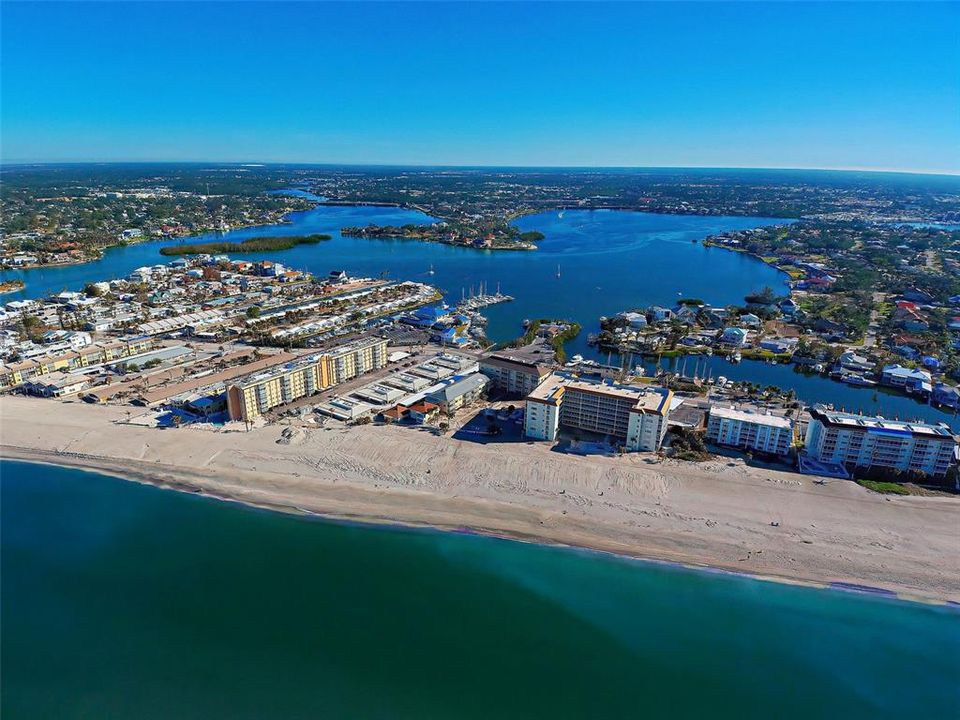 На продажу: $545,900 (2 спален, 2 ванн, 1109 Квадратных фут)