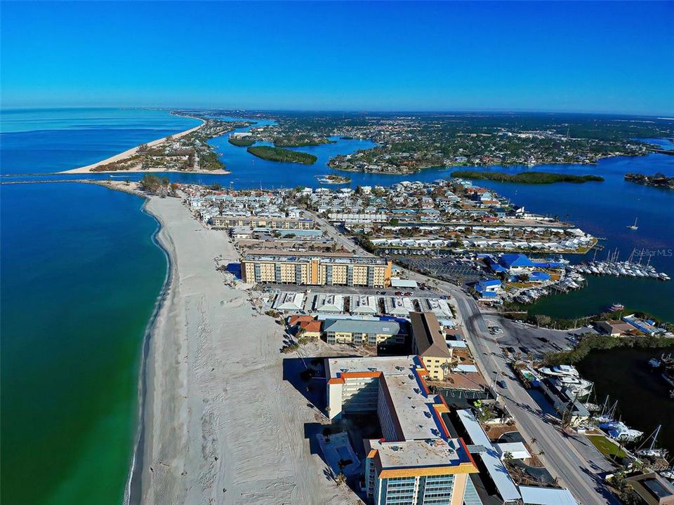 На продажу: $545,900 (2 спален, 2 ванн, 1109 Квадратных фут)