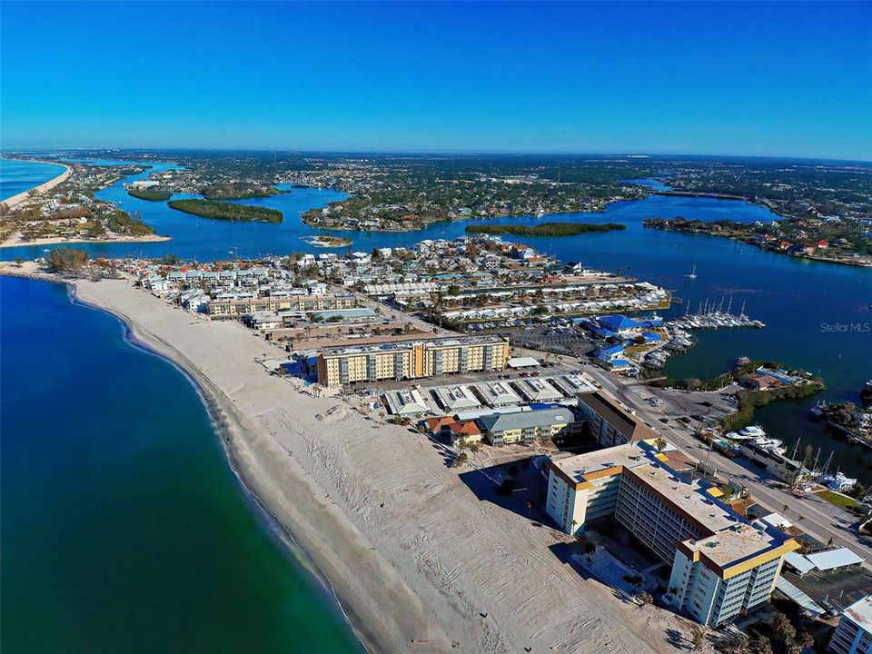 На продажу: $545,900 (2 спален, 2 ванн, 1109 Квадратных фут)