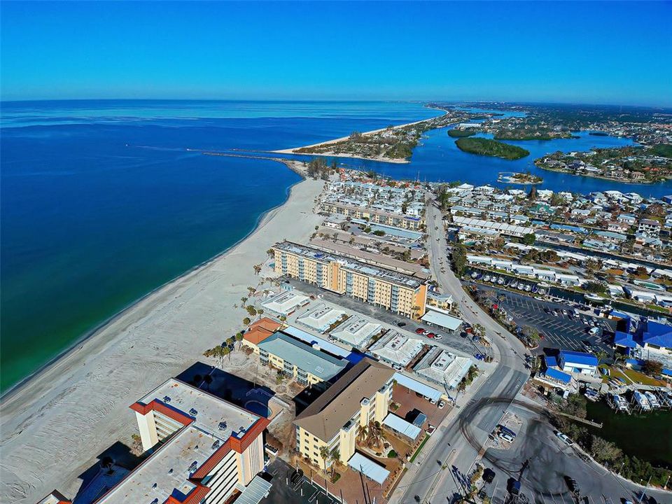 На продажу: $545,900 (2 спален, 2 ванн, 1109 Квадратных фут)