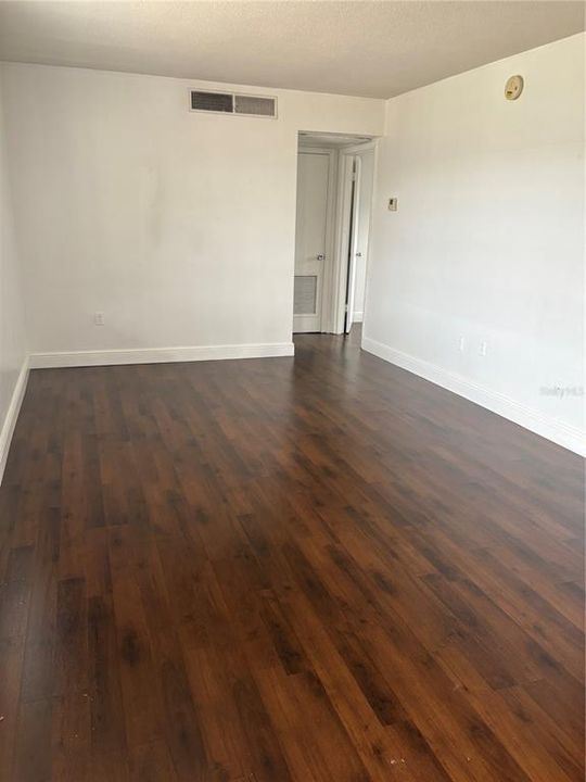 For Rent: $950 (1 beds, 1 baths, 614 Square Feet)