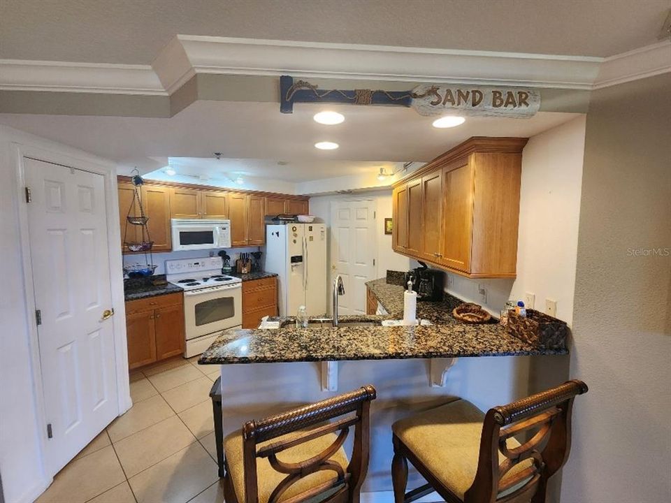 В аренду: $3,000 (2 спален, 2 ванн, 1369 Квадратных фут)