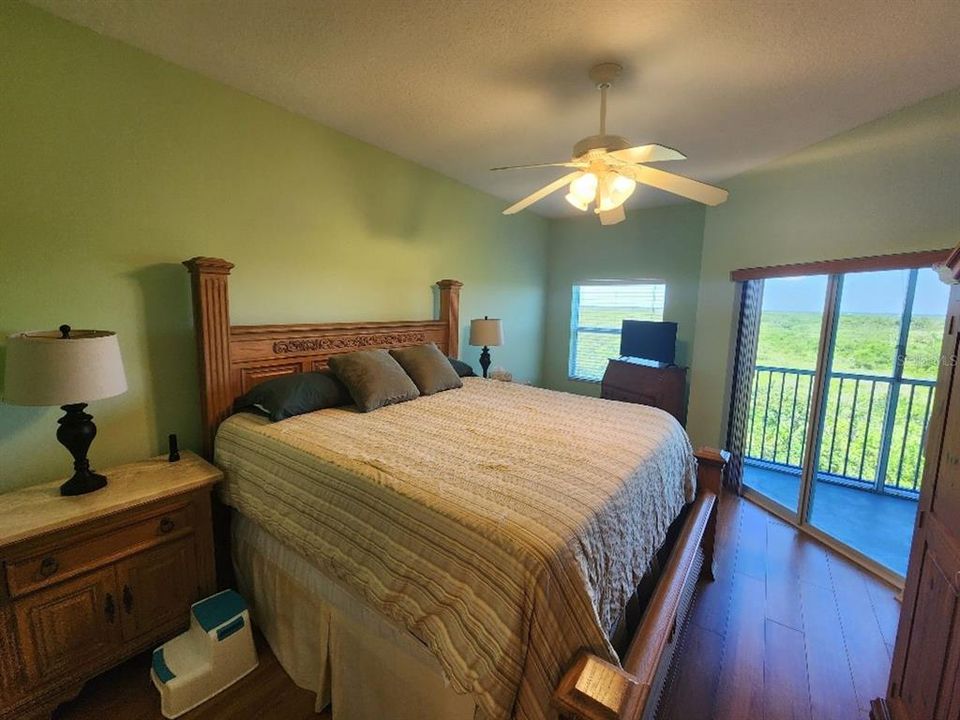 В аренду: $3,000 (2 спален, 2 ванн, 1369 Квадратных фут)