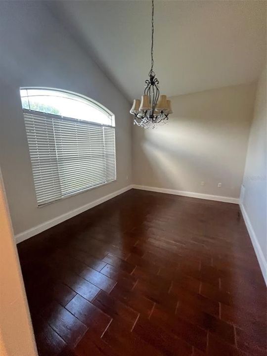 For Rent: $2,300 (3 beds, 2 baths, 1862 Square Feet)
