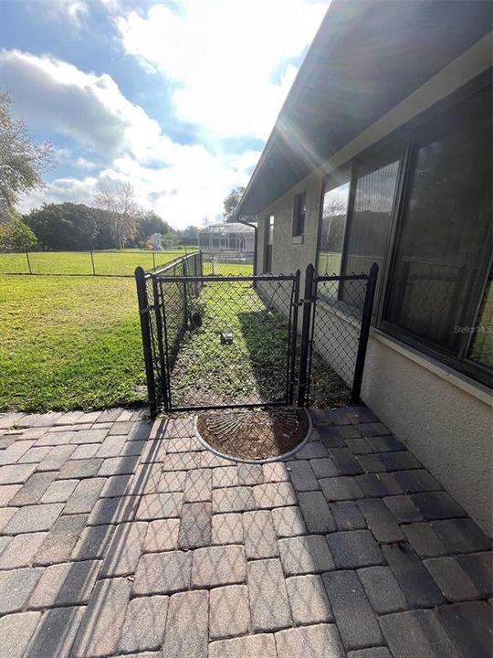 For Rent: $2,300 (3 beds, 2 baths, 1862 Square Feet)