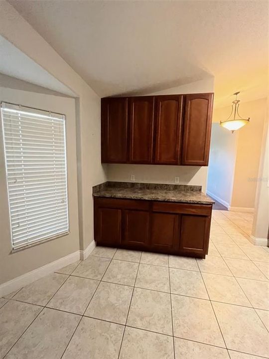 For Rent: $2,300 (3 beds, 2 baths, 1862 Square Feet)