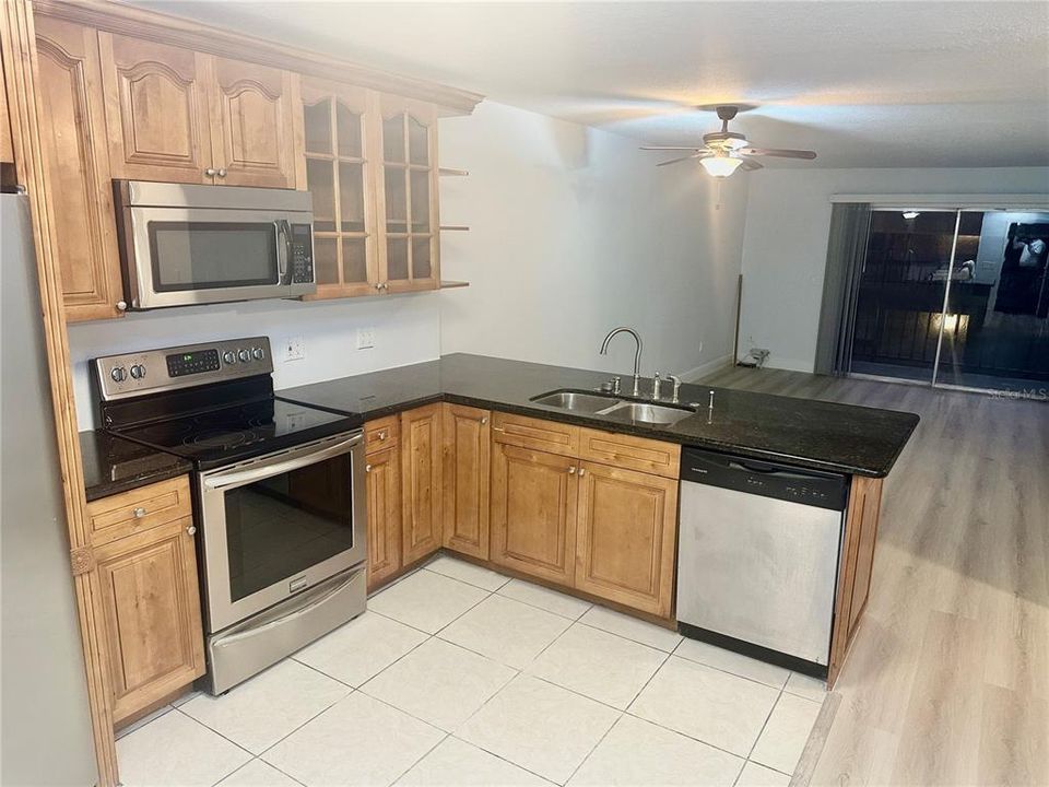 For Rent: $1,695 (2 beds, 2 baths, 1068 Square Feet)