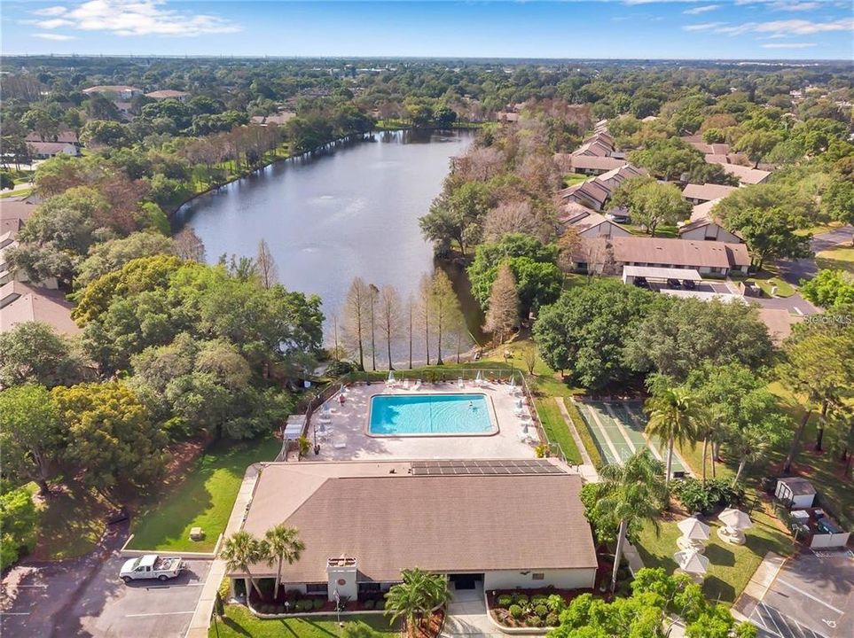 For Sale: $275,000 (2 beds, 2 baths, 980 Square Feet)