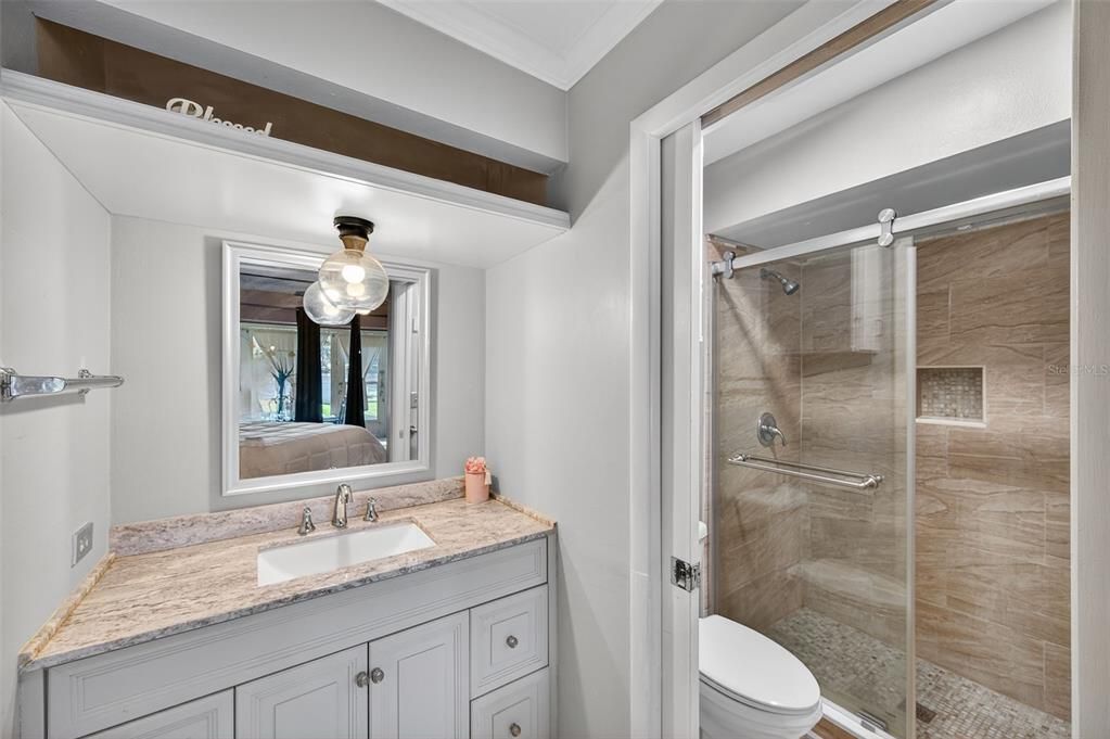 For Sale: $275,000 (2 beds, 2 baths, 980 Square Feet)