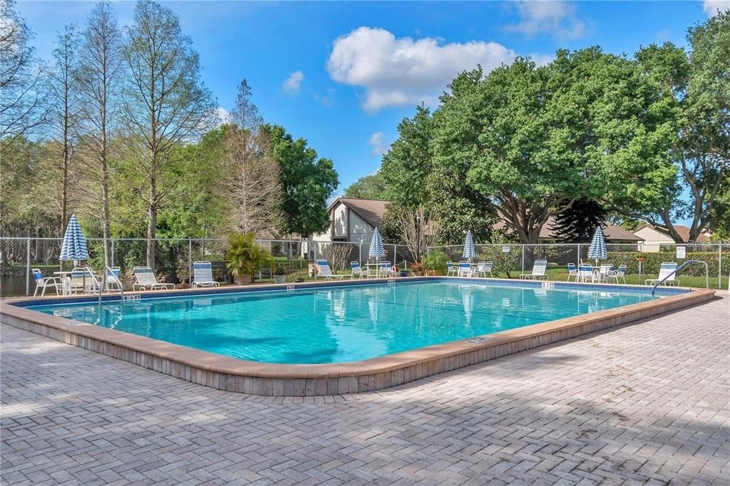 For Sale: $275,000 (2 beds, 2 baths, 980 Square Feet)