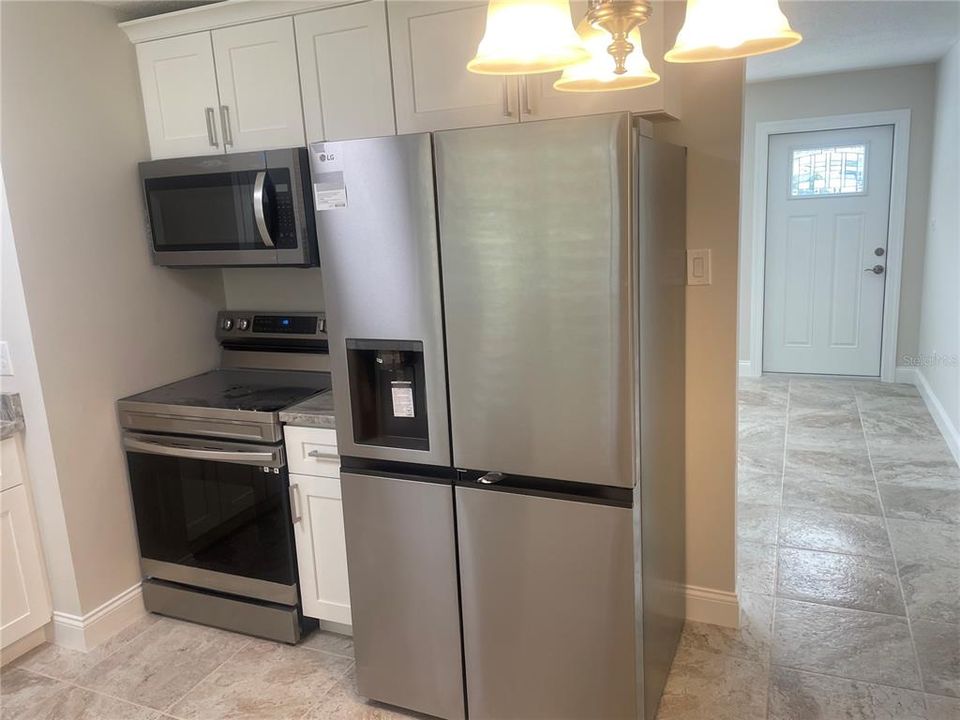 For Rent: $1,075 (2 beds, 1 baths, 720 Square Feet)