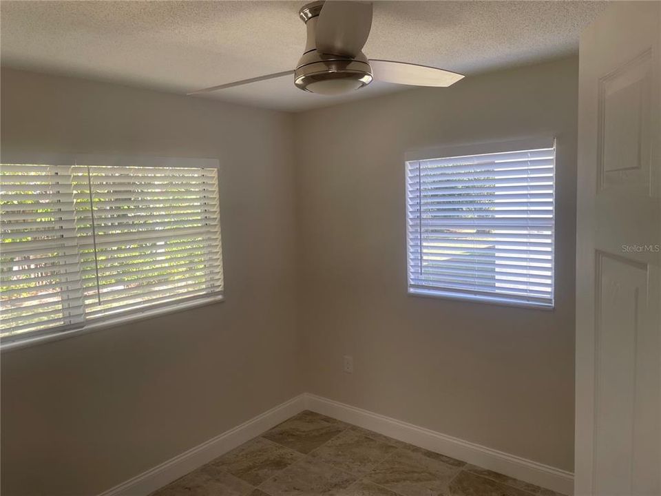 For Rent: $1,075 (2 beds, 1 baths, 720 Square Feet)