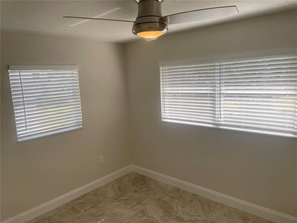 For Rent: $1,075 (2 beds, 1 baths, 720 Square Feet)