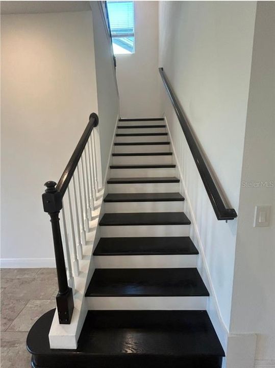 Под контрактом: $3,900 (4 спален, 3 ванн, 2935 Квадратных фут)