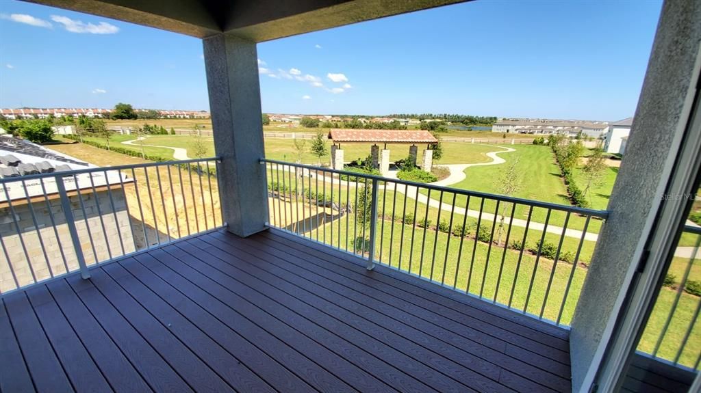 Под контрактом: $3,900 (4 спален, 3 ванн, 2935 Квадратных фут)