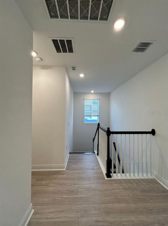 Под контрактом: $3,900 (4 спален, 3 ванн, 2935 Квадратных фут)