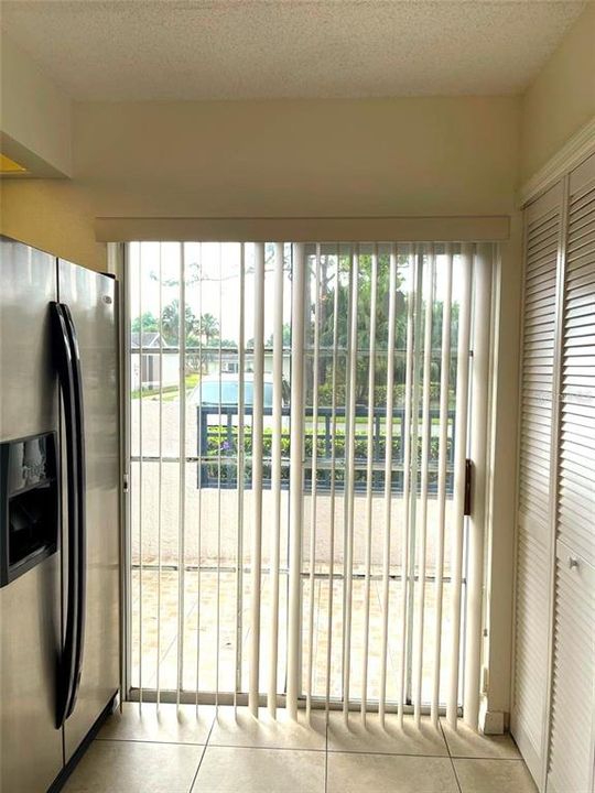 出租: $1,900 (3 贝兹, 2 浴室, 1116 平方英尺)