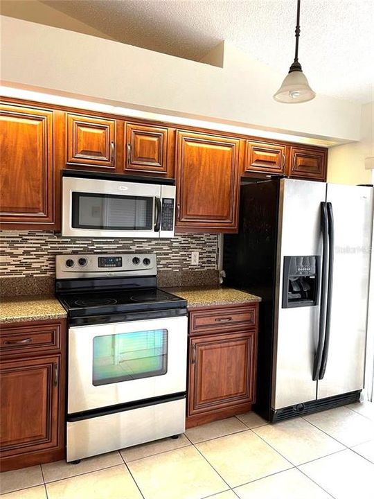 出租: $1,900 (3 贝兹, 2 浴室, 1116 平方英尺)