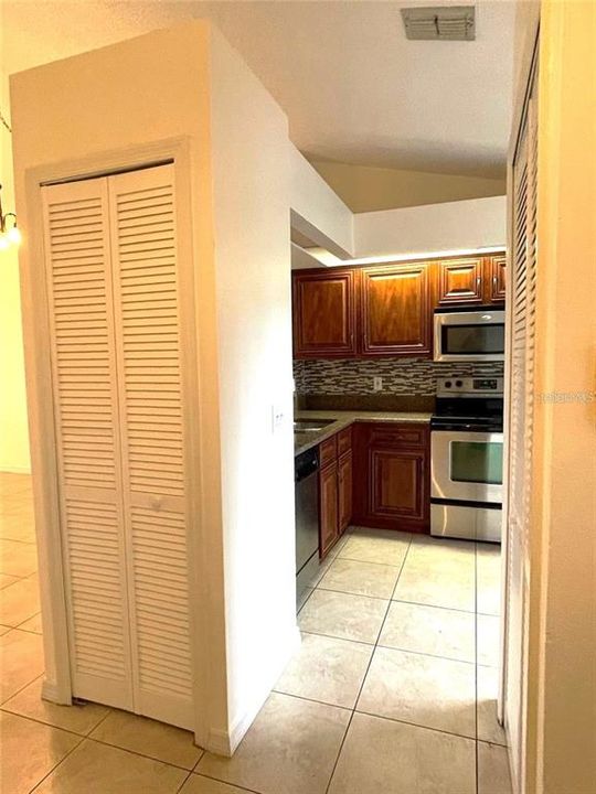 出租: $1,900 (3 贝兹, 2 浴室, 1116 平方英尺)