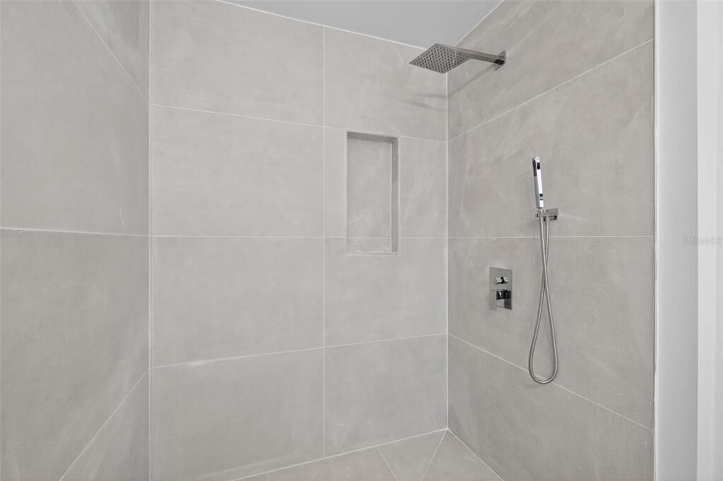 合同活跃: $510,000 (3 贝兹, 2 浴室, 1730 平方英尺)