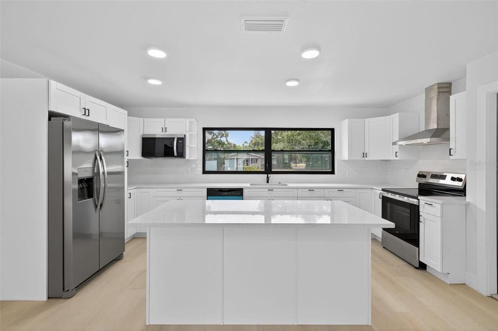 合同活跃: $510,000 (3 贝兹, 2 浴室, 1730 平方英尺)