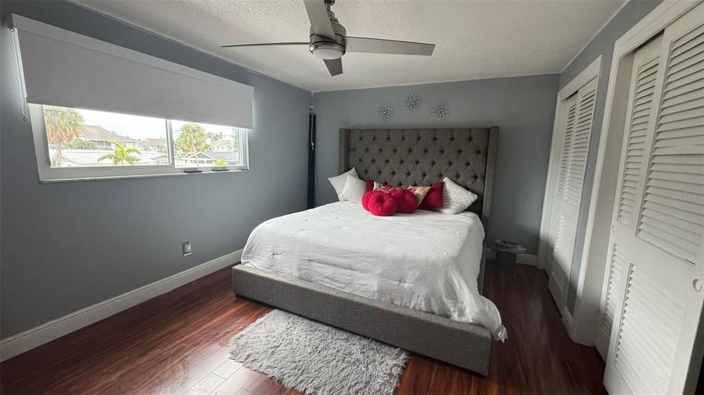 For Sale: $800,000 (4 beds, 2 baths, 2274 Square Feet)