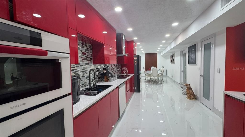 For Sale: $800,000 (4 beds, 2 baths, 2274 Square Feet)