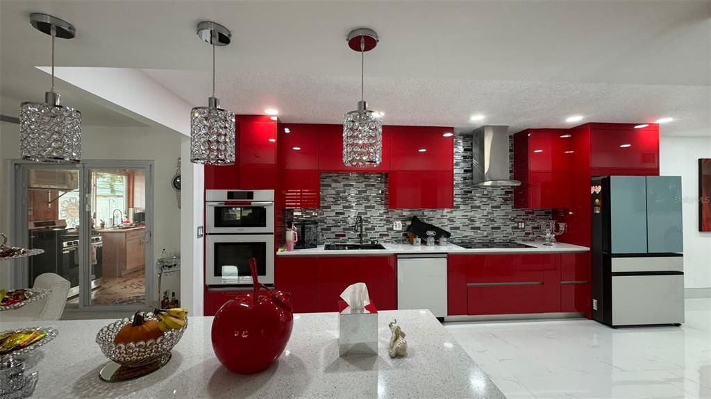 For Sale: $800,000 (4 beds, 2 baths, 2274 Square Feet)