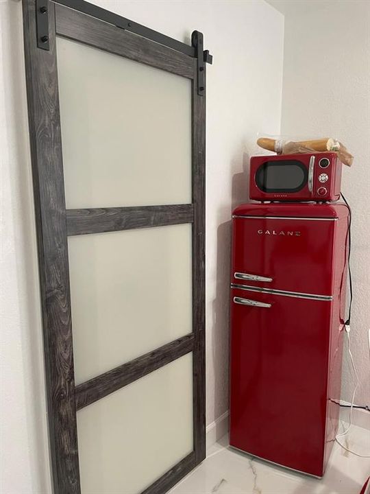 For Sale: $800,000 (4 beds, 2 baths, 2274 Square Feet)