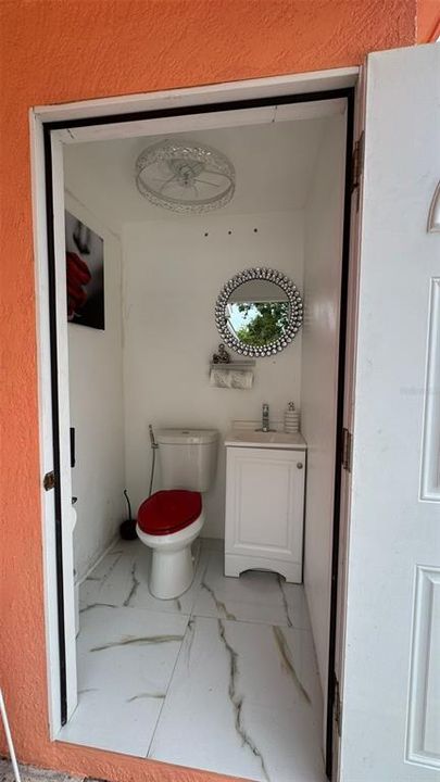 For Sale: $800,000 (4 beds, 2 baths, 2274 Square Feet)