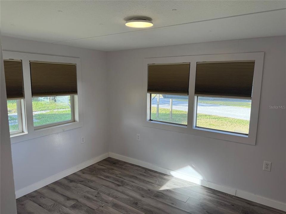 待售: $59,999 (2 贝兹, 1 浴室, 480 平方英尺)