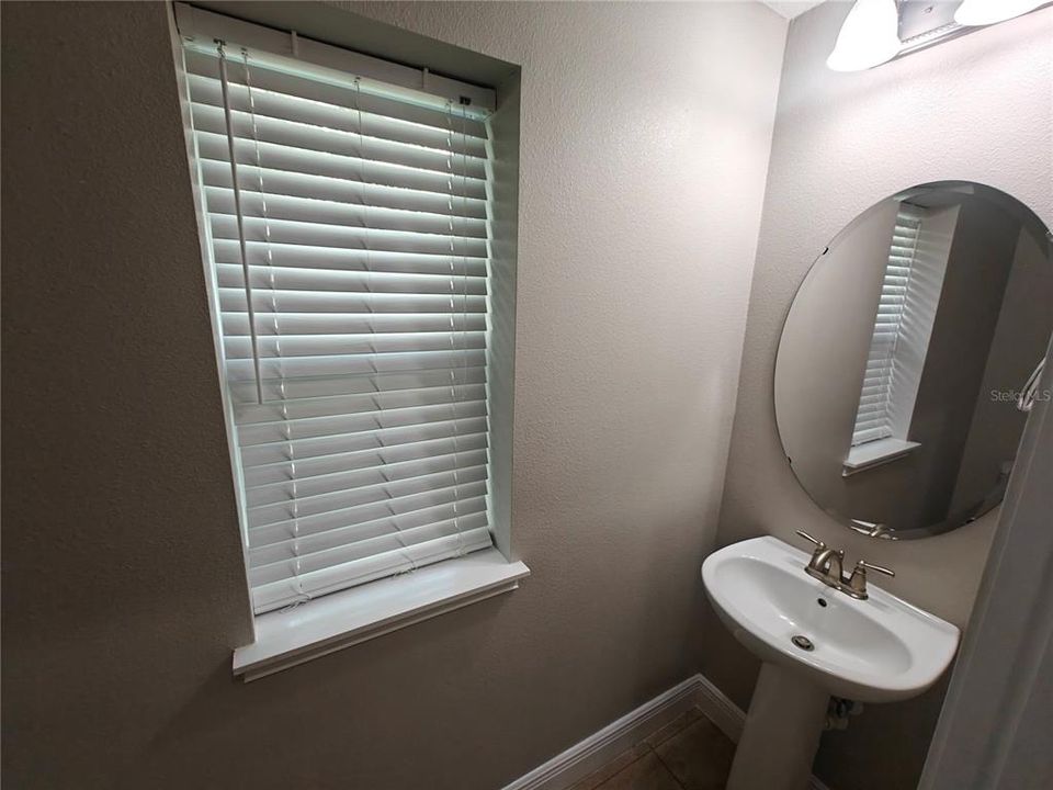 For Rent: $2,689 (3 beds, 2 baths, 1805 Square Feet)