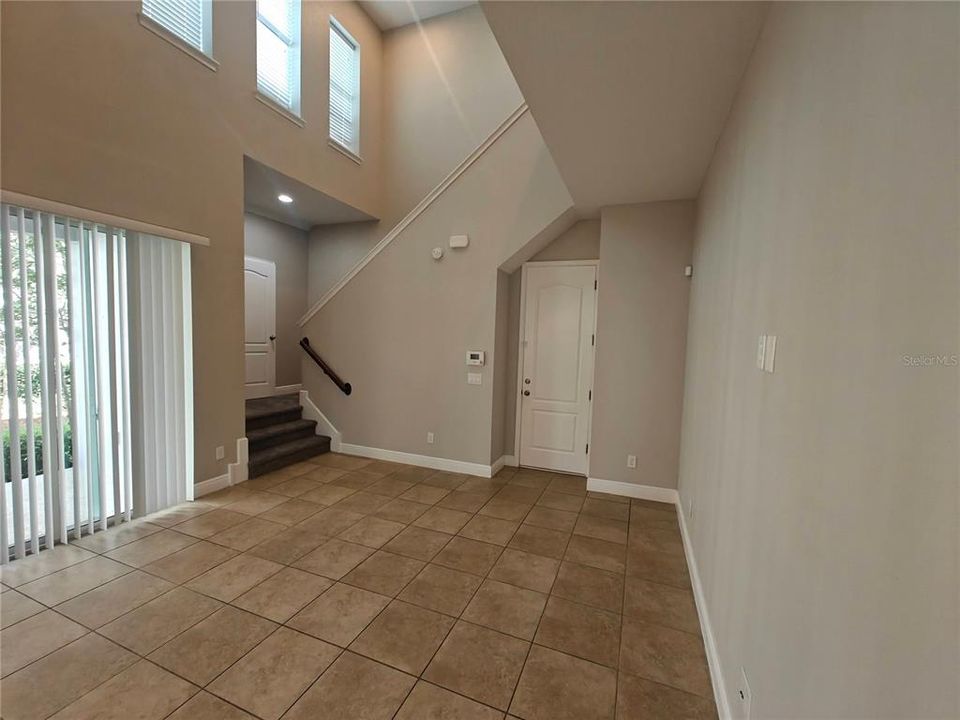 For Rent: $2,689 (3 beds, 2 baths, 1805 Square Feet)