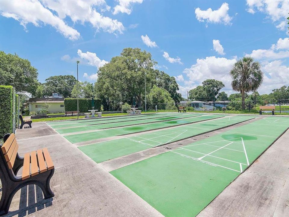 合同活跃: $89,000 (1 贝兹, 1 浴室, 974 平方英尺)