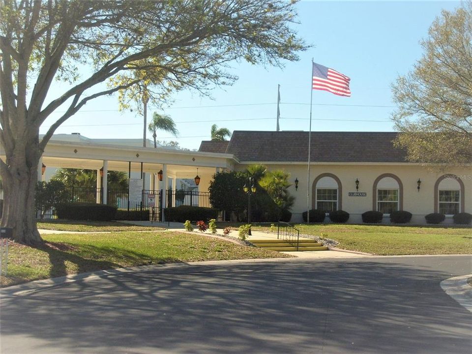 合同活跃: $89,000 (1 贝兹, 1 浴室, 974 平方英尺)