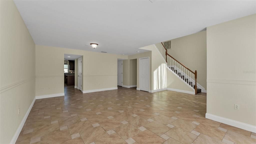 待售: $475,000 (6 贝兹, 4 浴室, 3976 平方英尺)