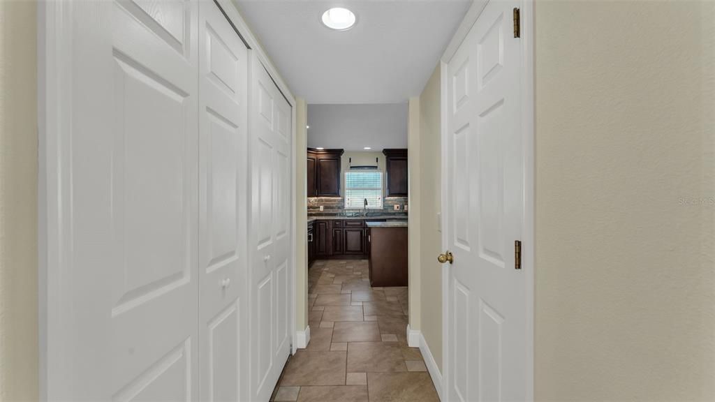 待售: $475,000 (6 贝兹, 4 浴室, 3976 平方英尺)