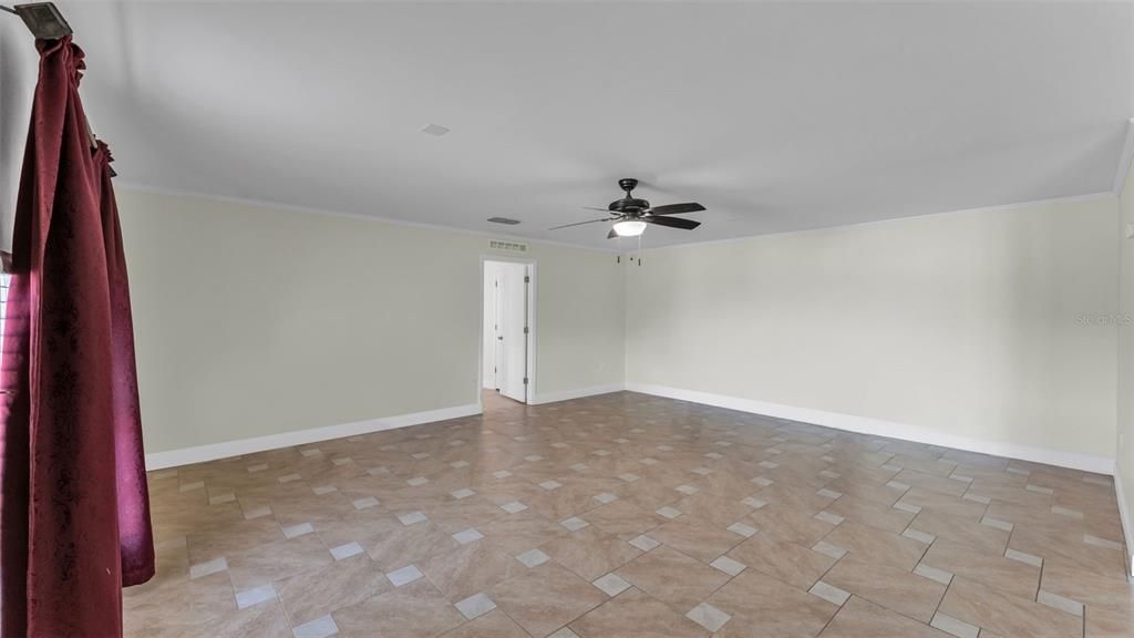 待售: $475,000 (6 贝兹, 4 浴室, 3976 平方英尺)