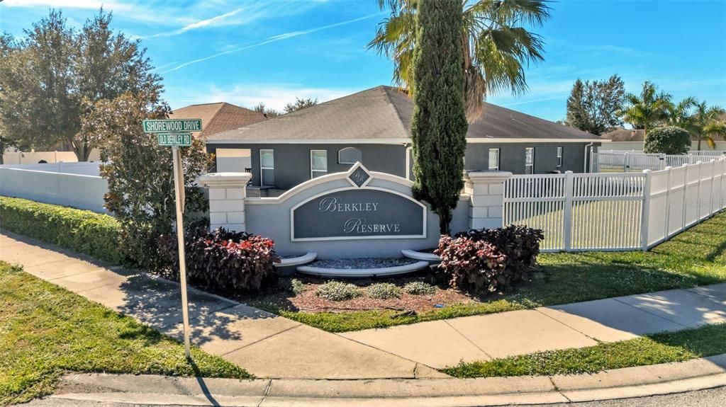 待售: $475,000 (6 贝兹, 4 浴室, 3976 平方英尺)