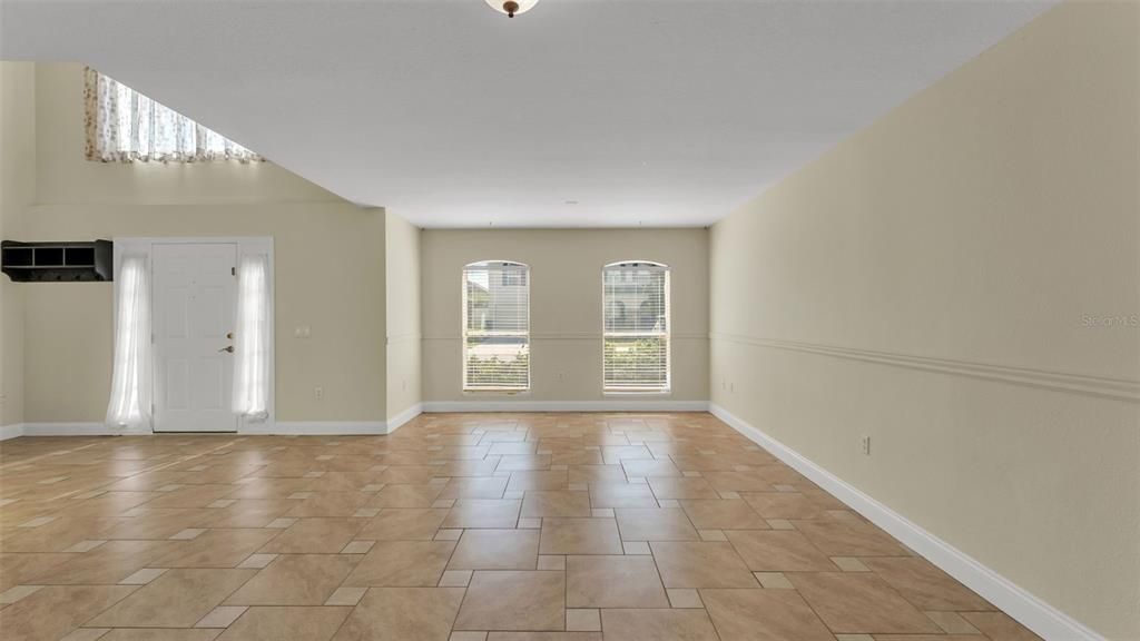 待售: $475,000 (6 贝兹, 4 浴室, 3976 平方英尺)